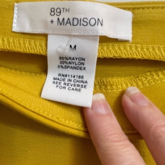 89th+Madison NWT Yellow Pencil Skirt with button detail. Size Womenls Medium - Picture 6 of 8